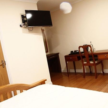 The Bell And Bottle Bed & Breakfast Maidenhead Exterior photo
